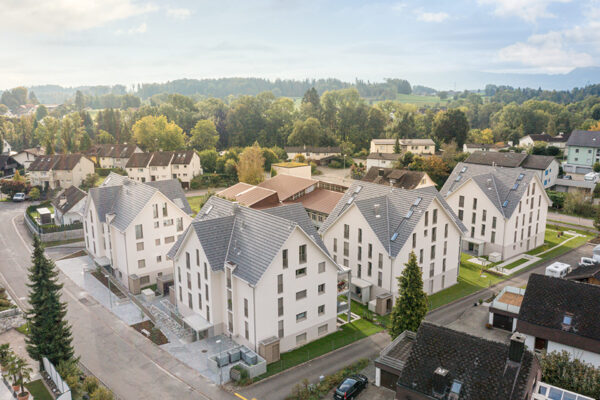 4 Mehrfamilienhäuser in Grüningen