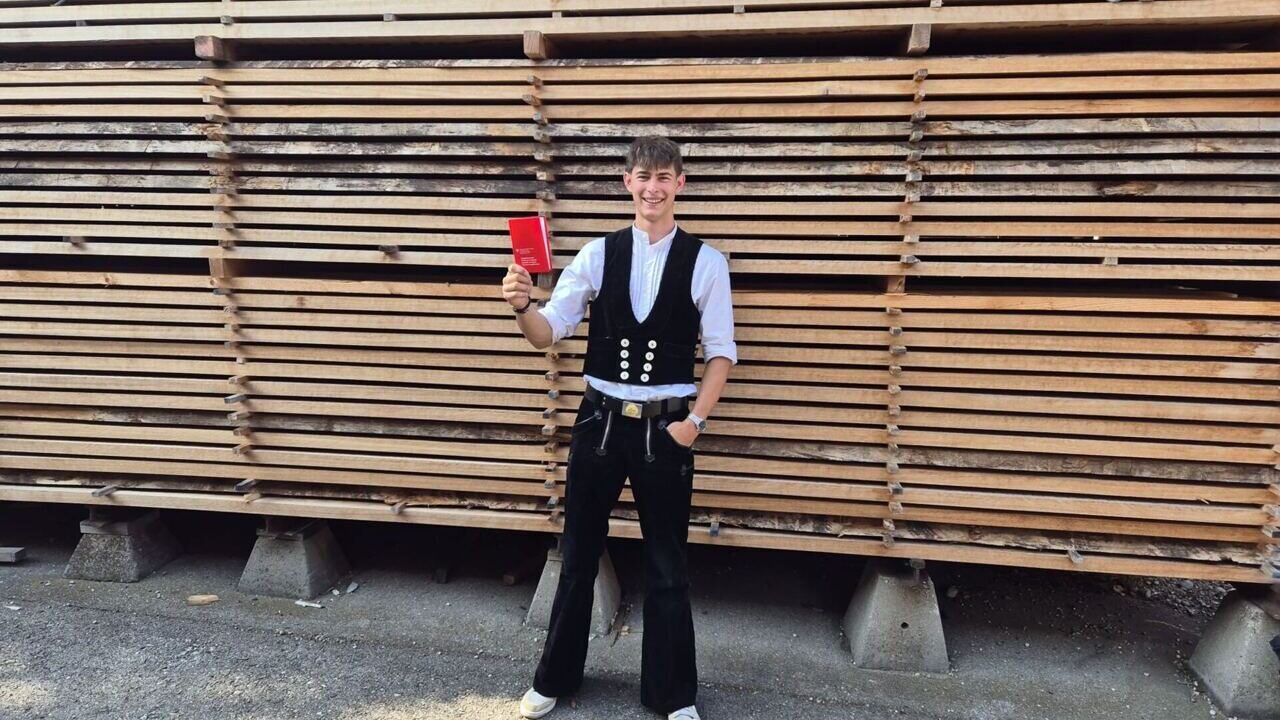 Herzliche Gratulation zum bestandenen Lehrabschluss! Slide 2