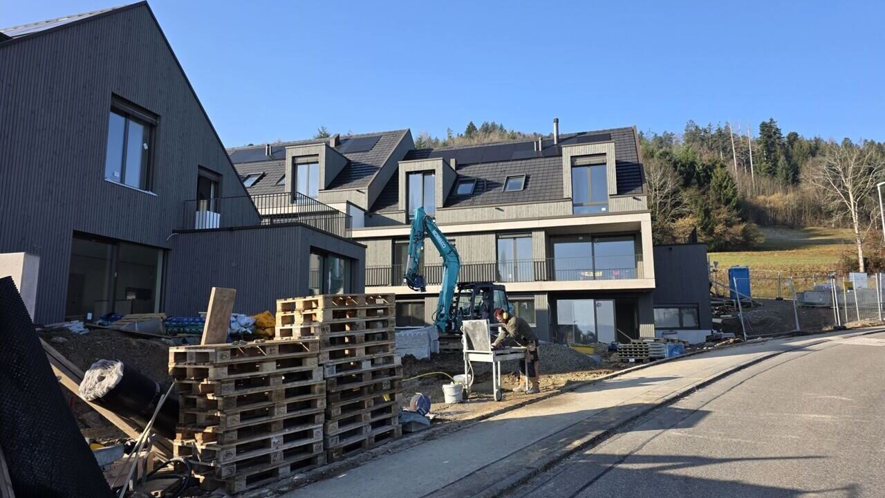 Fertiggestellte Mehr- und Doppelhäuser in Egg Slide 3