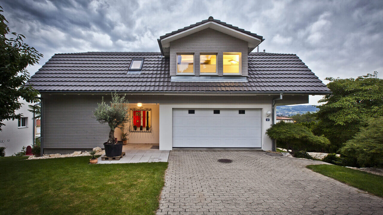 Dachaufstockung in Uster Slide 1