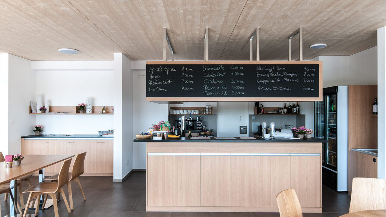 Clubhaus Tennisclub Frohberg in Stäfa Slide 3