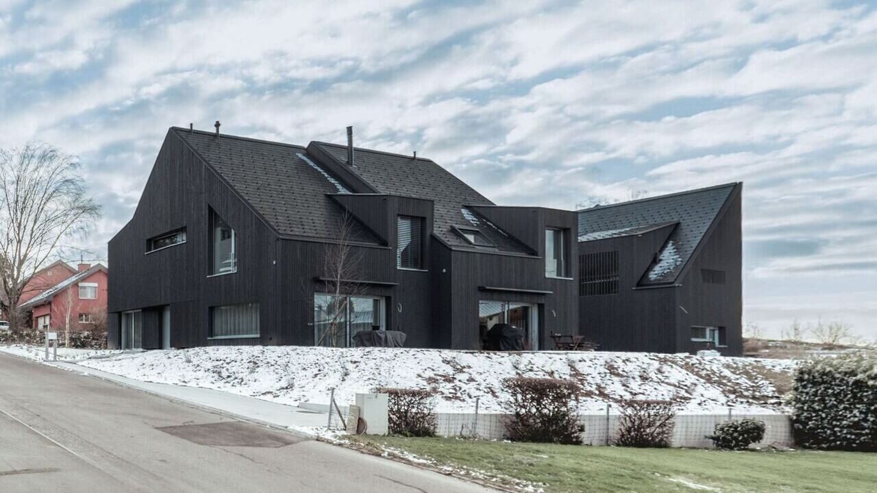 Doppel- & Einfamilienhaus in Volketswil Slide 1