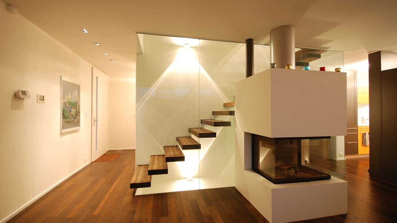 Treppe Einfamilienhaus in Pfäffikon ZH Slide 1