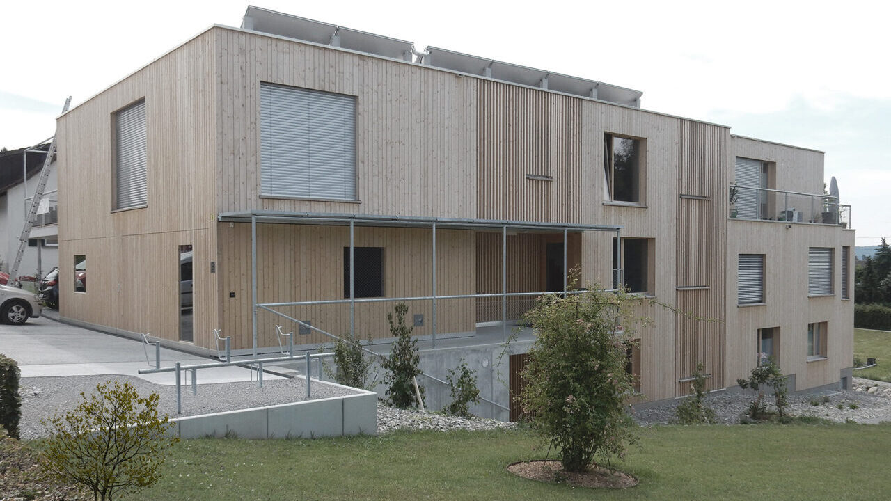 Mehrfamilienhaus in Grüt Slide 1