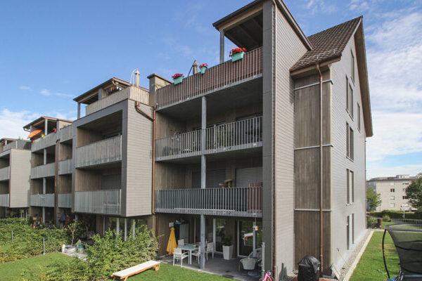 Mehrfamilienhaus in Grüningen