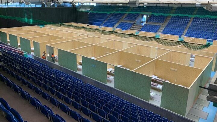 Bild zum Text: 23.03.2022 - Blick TV: Saalsporthalle Zürich wird zur Flüchtlingsunterkunft